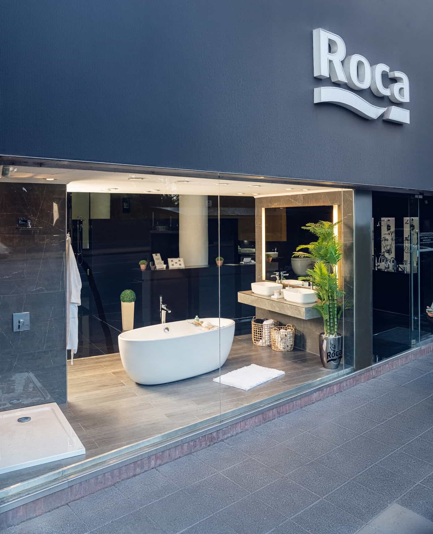 <p>"Roca" tapo pirmuoju vonios kambario gamintoju, atidariusiu saloną Buenos Airių mieste.</p>1